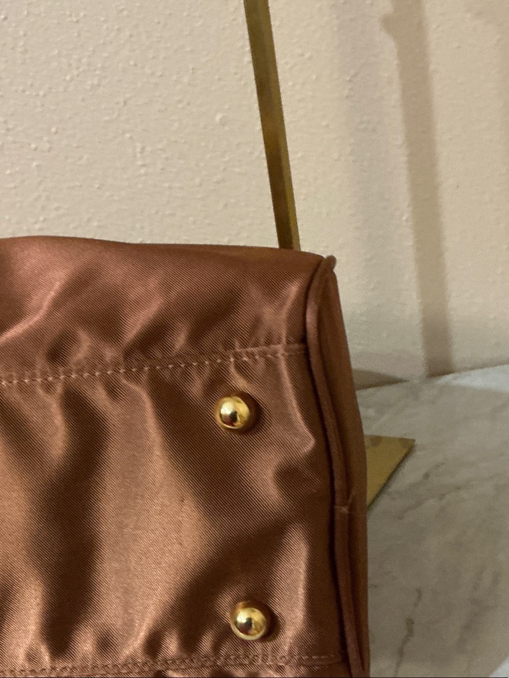 Valentino Garavani Brown Satin Shoulder Bag With Gold Chain Handles (COA) Inc. - Picture 4 of 9
